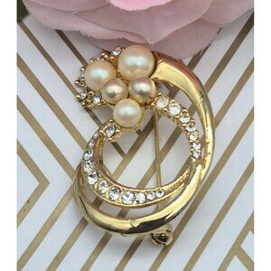 Pretty Gold Tone Crystal & Faux Pearl Swirl Statement Brooch Pin 1.75"